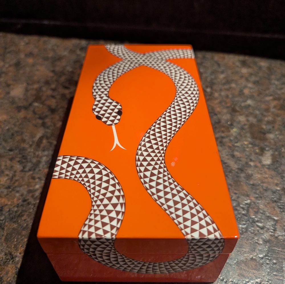 Jonathan Adler. Lacquer "Eden" Storage Box - Picture 5 of 6